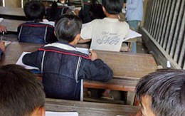 "Ngồi nhầm lớp": Huyện nói phổ biến, tỉnh bảo cá biệt!